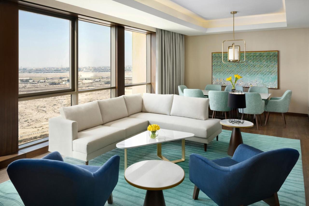 Grand Hyatt Al Khobar Hotel And Residences Ngoại thất bức ảnh A suite at the hotel