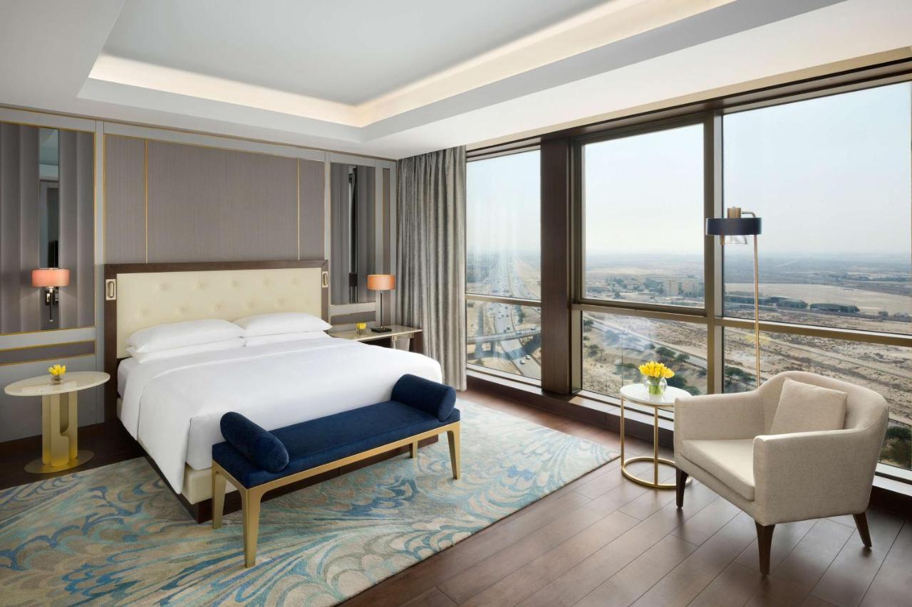 Grand Hyatt Al Khobar Hotel And Residences Ngoại thất bức ảnh A bedroom at the hotel