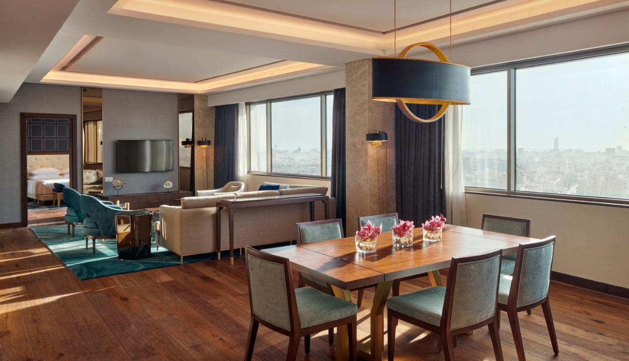 Grand Hyatt Al Khobar Hotel And Residences Ngoại thất bức ảnh A suite at the hotel